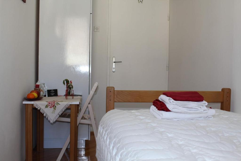 Single Room with Shared Bathroom