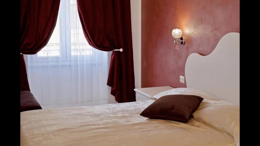 Museum Guest House — Hotel in Civitavecchia