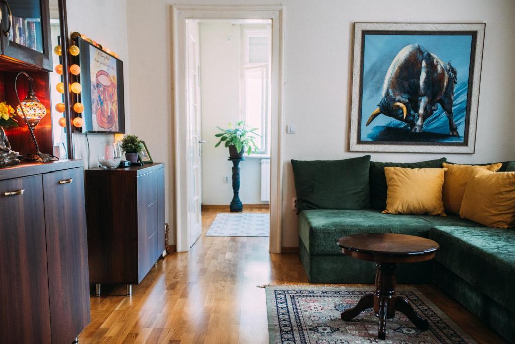 Crown apartment with garden view photo
