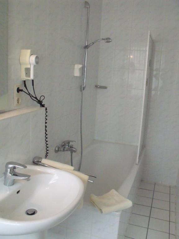 Hotel Alexander photo