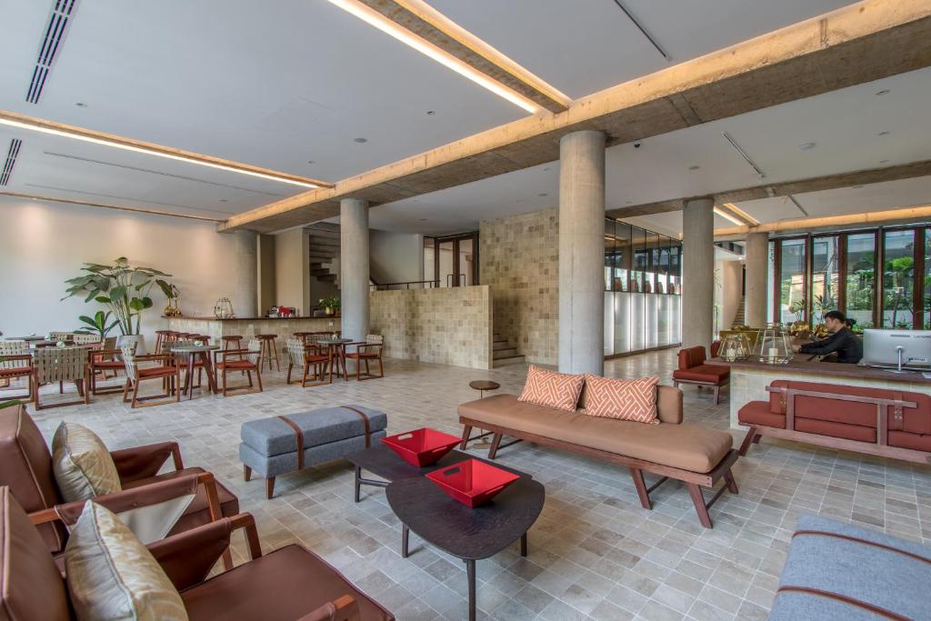 Lobby, Penh House Hotel in Phnom Penh