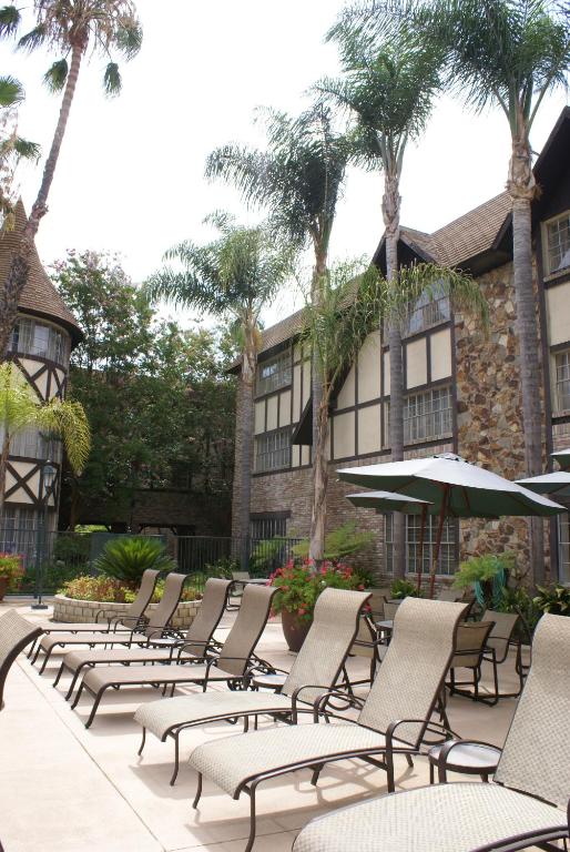Anaheim Majestic Garden Hotel photo
