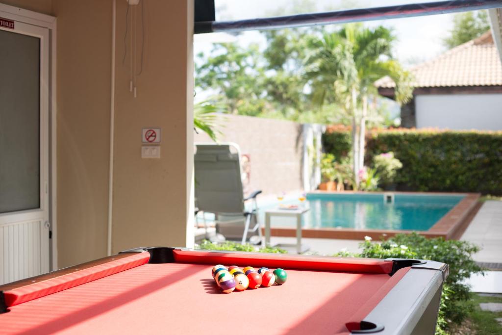 Shared lounge/TV area