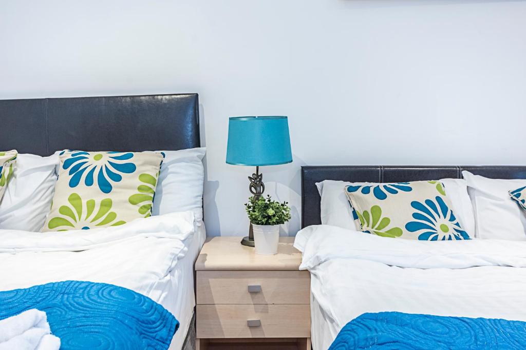 CANARY WHARF/DOCKLANDS/EXCEL SPACIOUS APT E14 photo