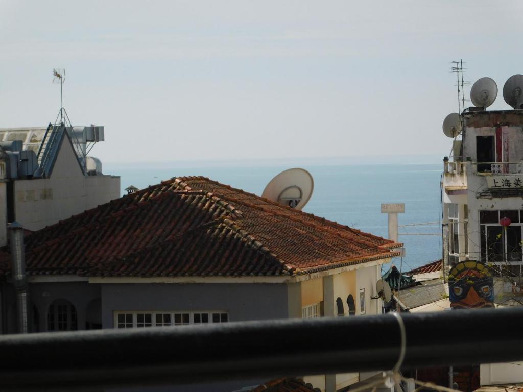 Tropical Rocha Residence — Hotel in Portimao
