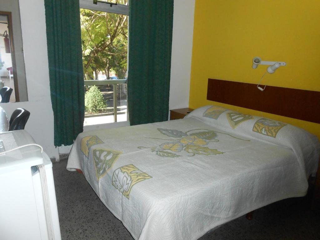 HOTEL 25 DE MAYO photo