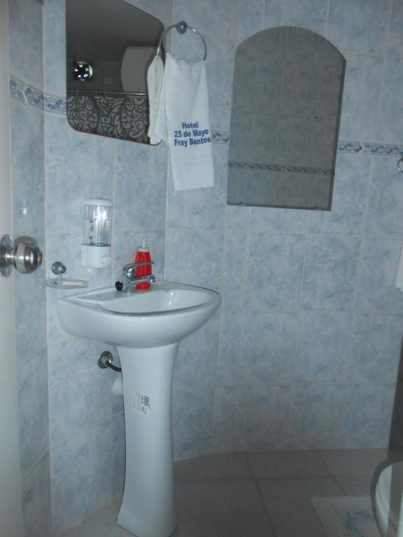HOTEL 25 DE MAYO photo