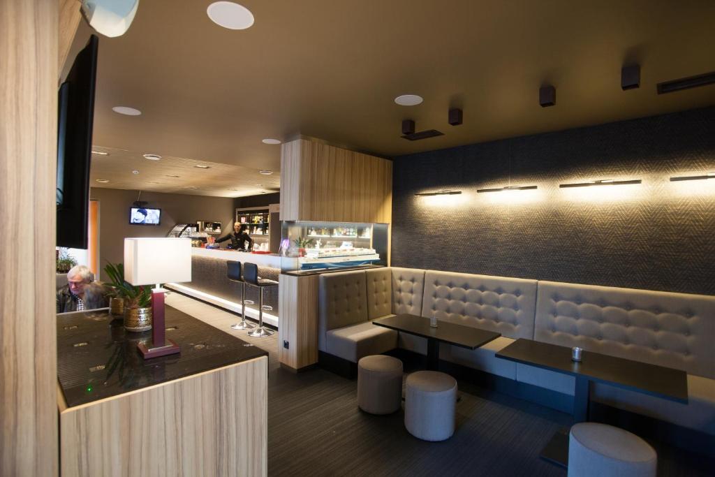 Bar/lounge, Viiking Spa Hotel in Parnu