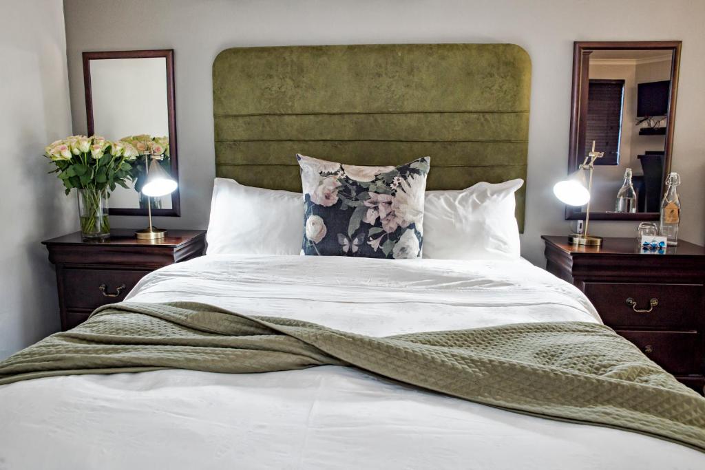 Browns Manor photo