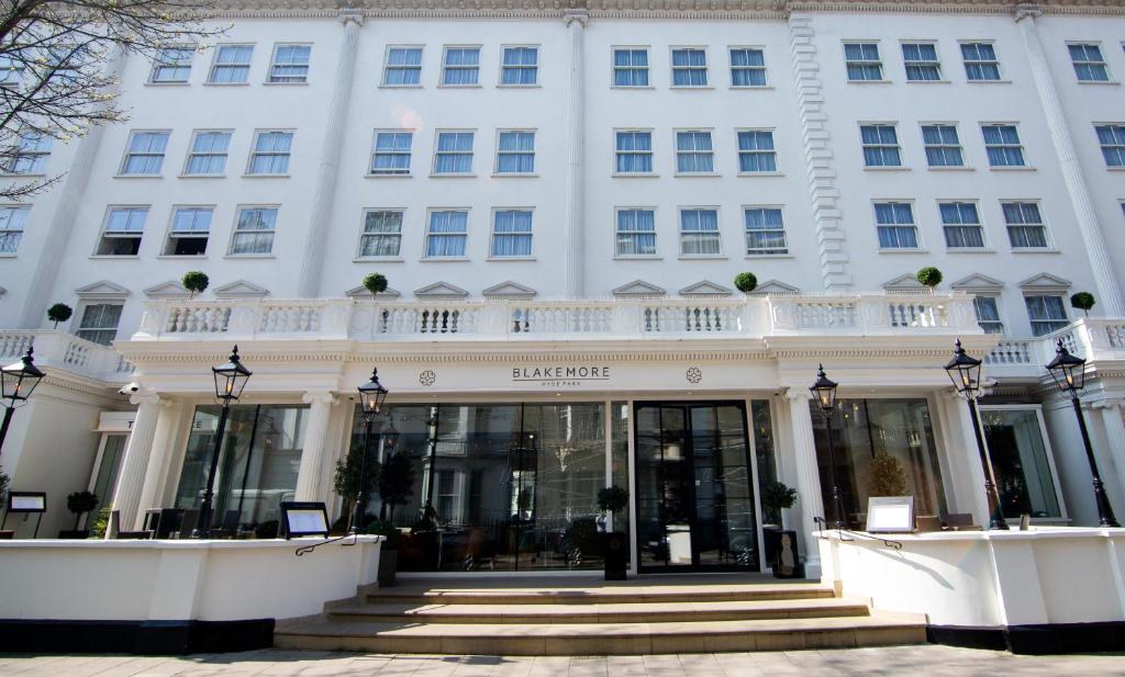 ブレイクモア ホテル (Blakemore Hyde Park Hotel) エントランス