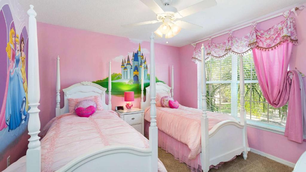 Mickeys Haven - 6 bed pool home near Disney World photo