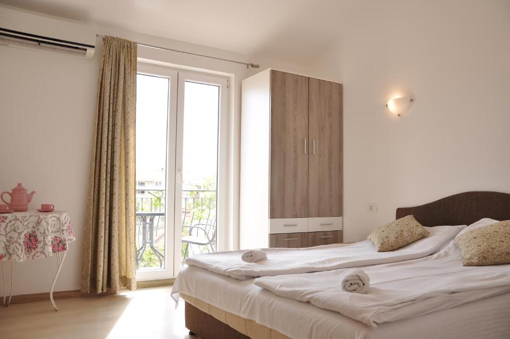 Guest House Damjana — Hotel in Budva