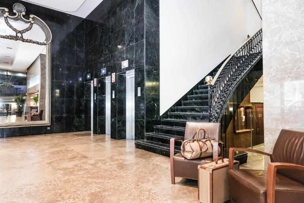 Hotel Exterior Image