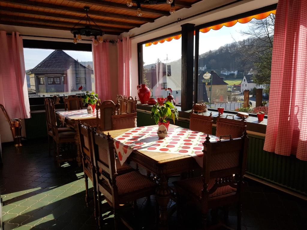 Eifelblumchen Haus Fernblick In Heimbach Germany Wander