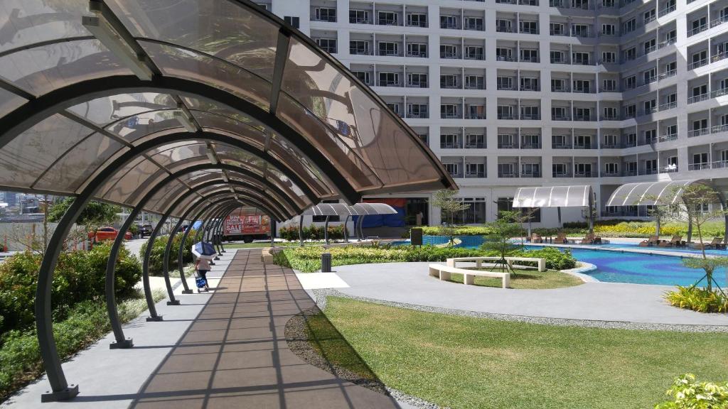 1BR Grace Residences w/ Internet- near BGC/McKinley photo