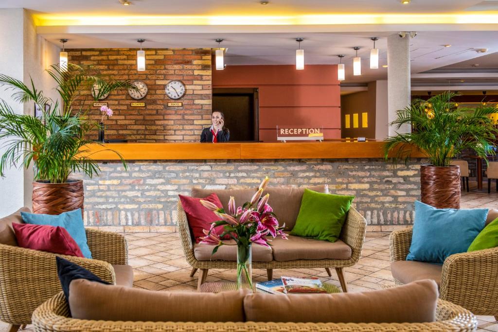 ブダペスト エアポート ホテル スタシオ スーペリア ウェルネス&カンファレンス (Budapest Airport Hotel Stacio Superior Wellness & Conference) フロント・ロビー