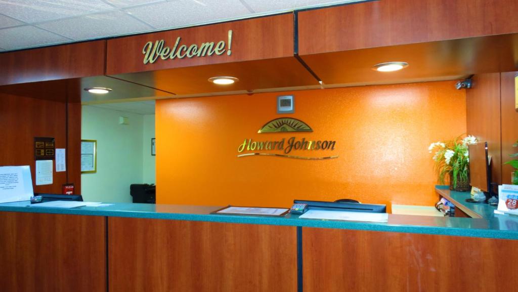 Howard Johnson by Wyndham Savannah GA photo