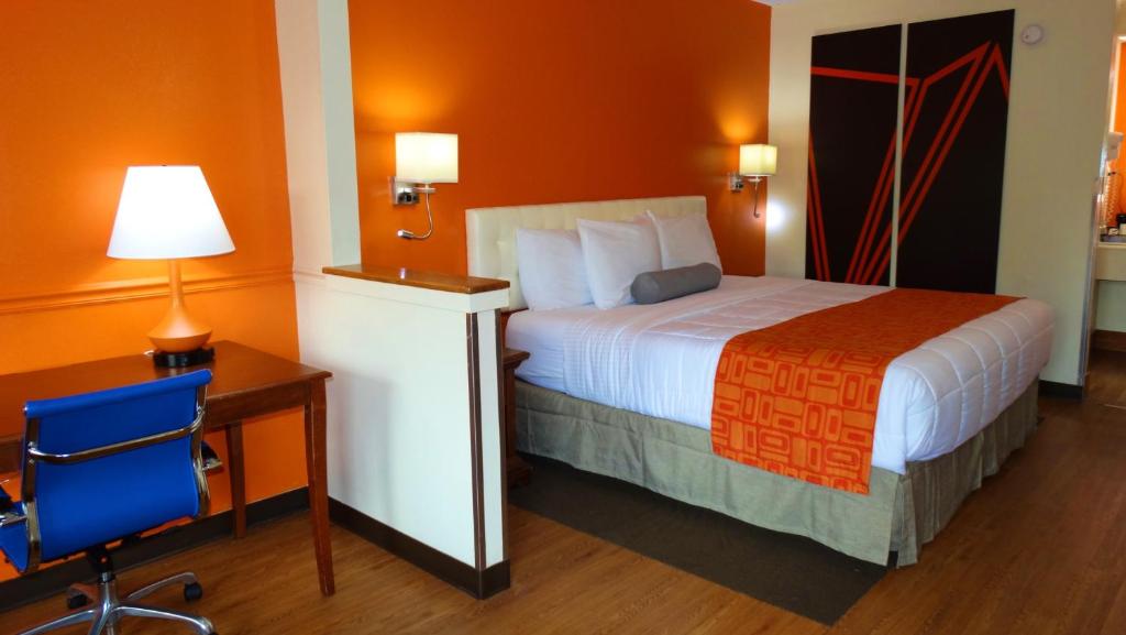 Howard Johnson by Wyndham Savannah GA photo