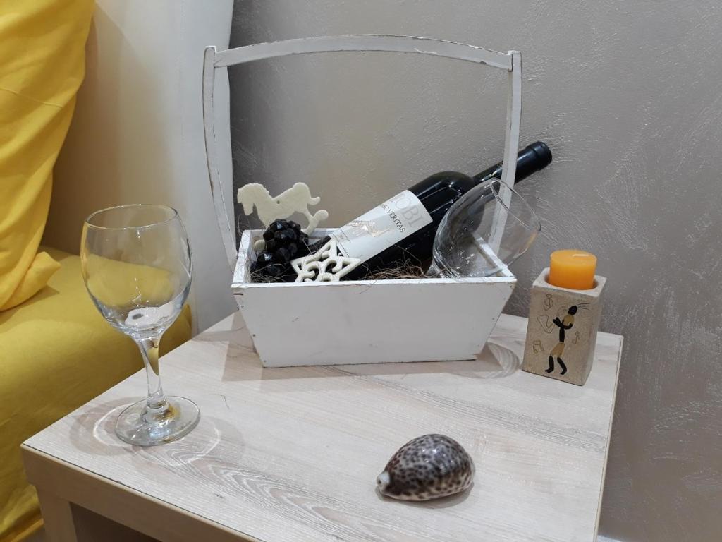 Sweet Yellow Apartment - 2