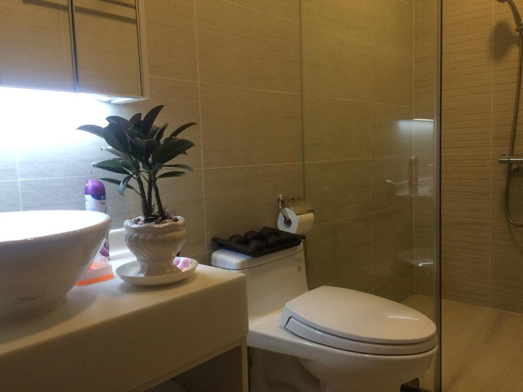 Capitalland's Service Apartment Park 7 Vinhomes photo