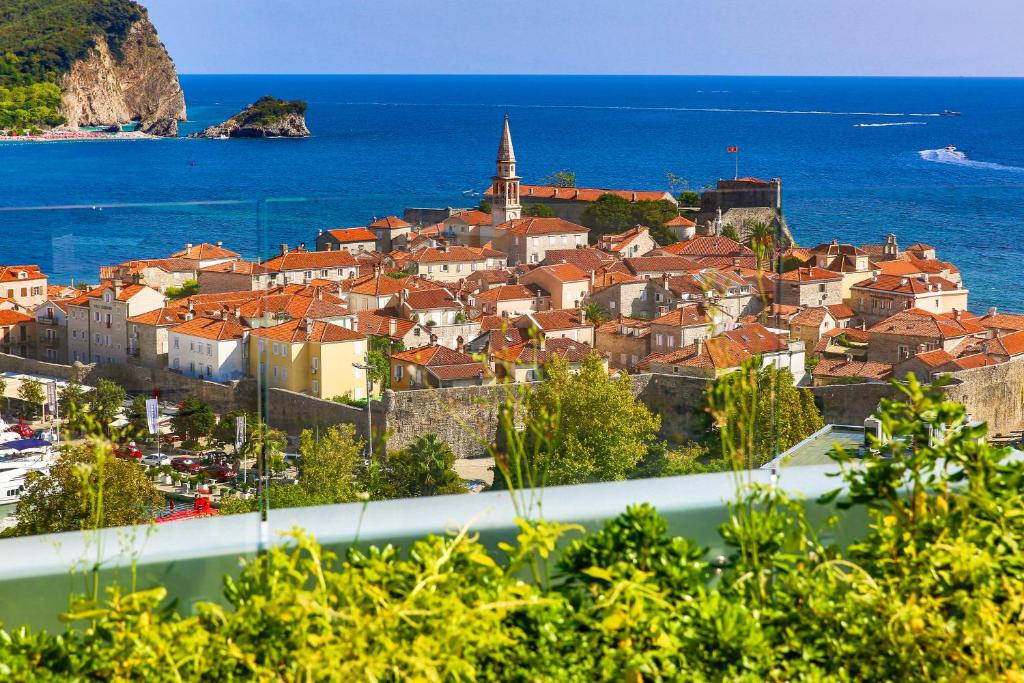 Royal Montesun Apartments - 4