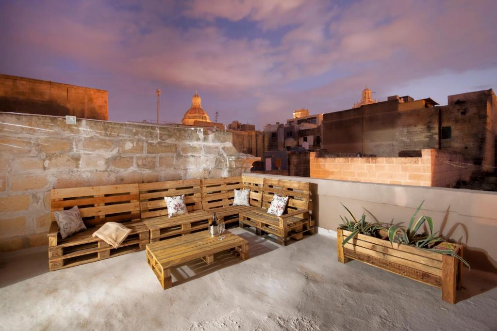 Laparelli Suites: Luxury Suite 2 photo