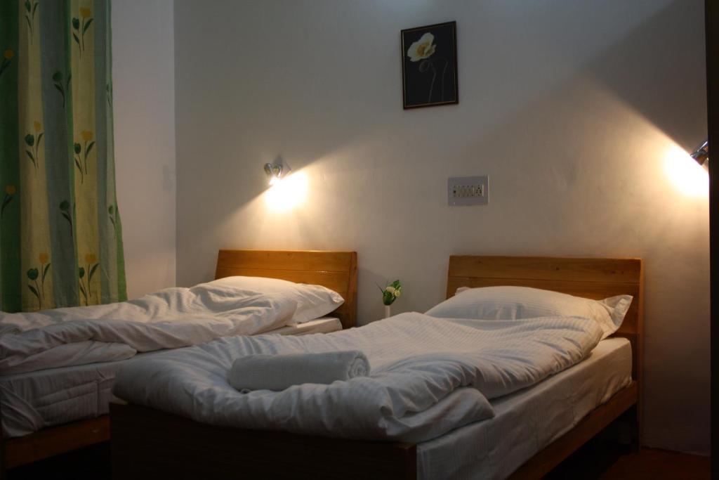 Hotel Khan Manzil photo