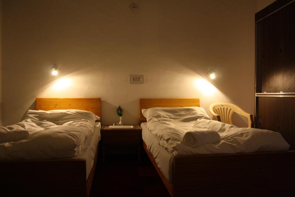 Hotel Khan Manzil photo
