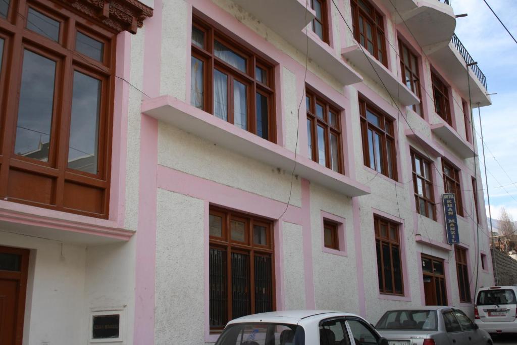 Hotel Khan Manzil photo