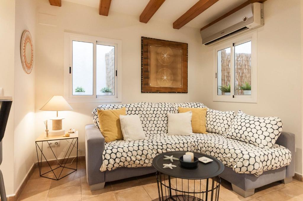 Lets Holidays APARTMENT IN THE OLD TOWN TOSSA 2 - 4