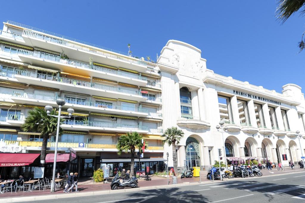 Le Majestic Promenade - Five Stars Holiday House - 5