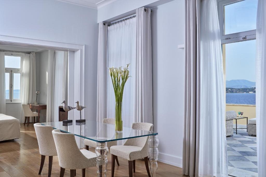 ポセイドニアン・グラン・ホテル (Poseidonion Grand Hotel) 館内設備