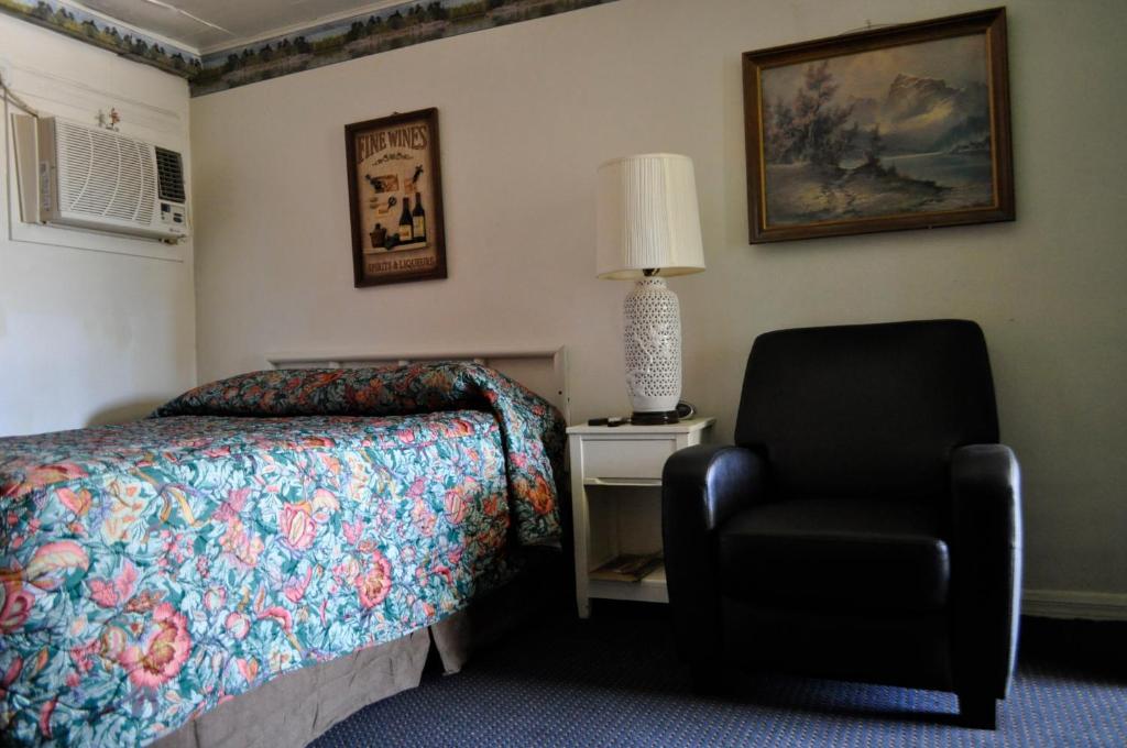 Western Motel photo