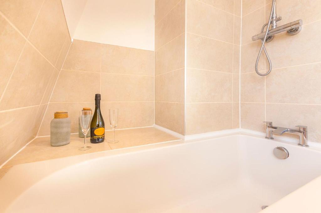 Pure B - Exceptional views of Tamar & Royal William Yard with Free Parking & Wifi photo