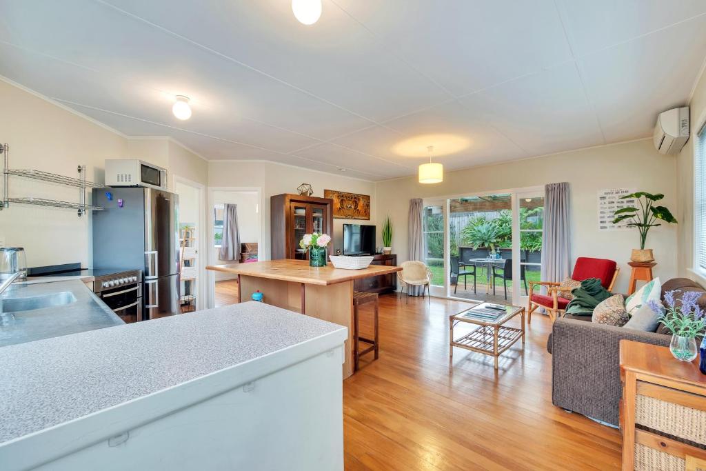 Sunny & Cozy Home near Western Springs photo