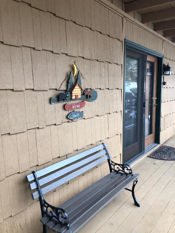4 Seasons Inn on Fall River photo
