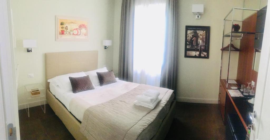 Piazza Venezia Grand Suite - 3