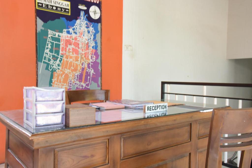 RedDoorz Syariah near Balai Kota Probolinggo 2 フロント・ロビー