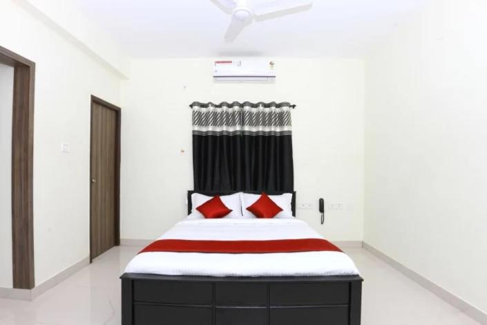 THE POSH RESIDENCY, ECR photo