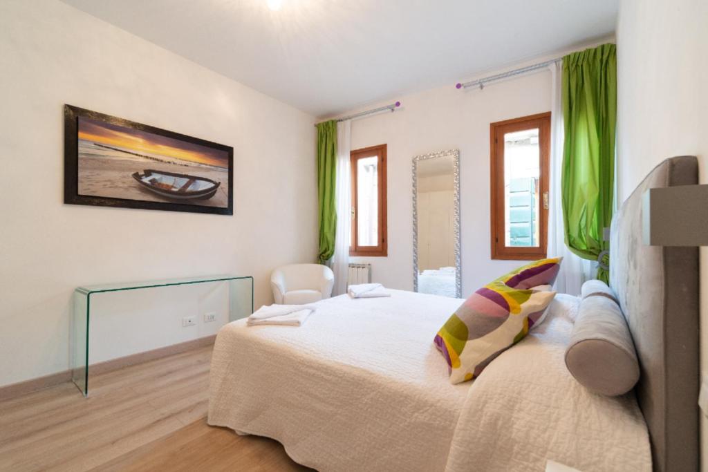 Serenissima Apartments — Hotel in Venice