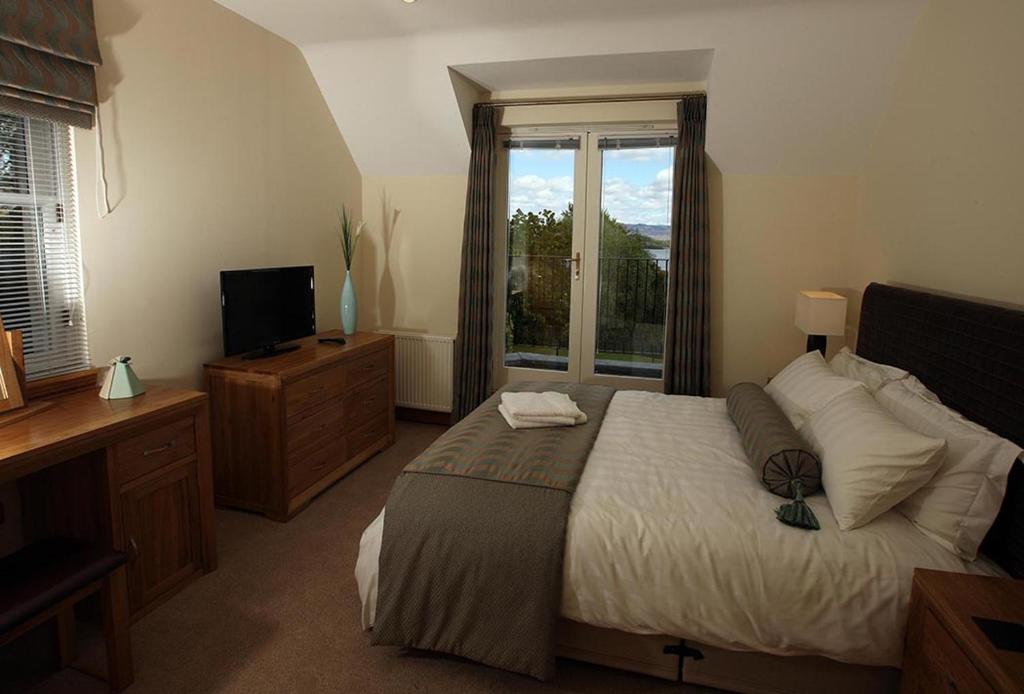 No 15 Lomond Castle photo