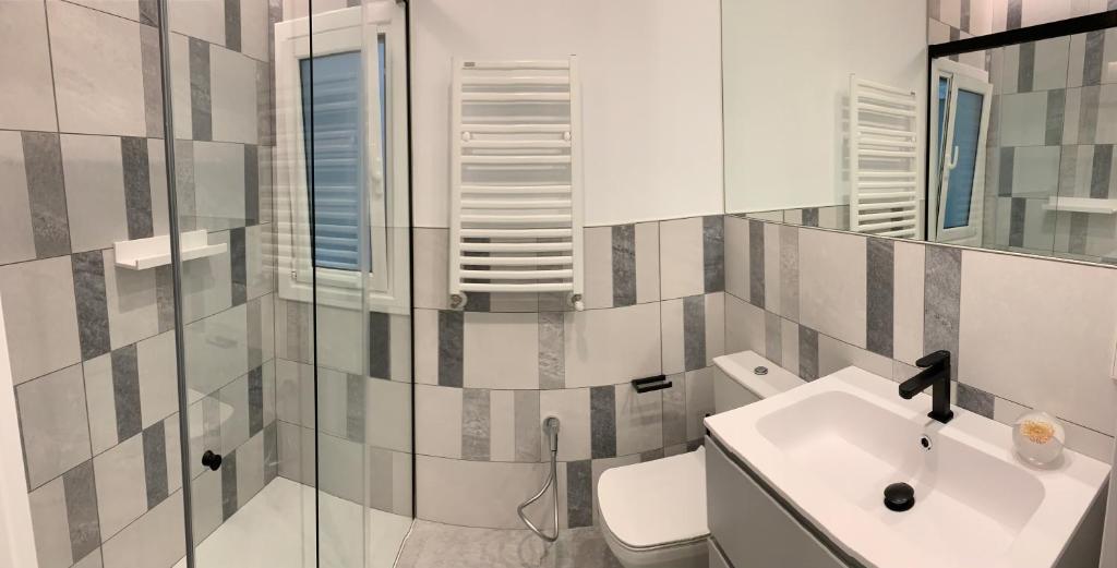 ARRASATE SUITE Stylish, Super Central and New. photo