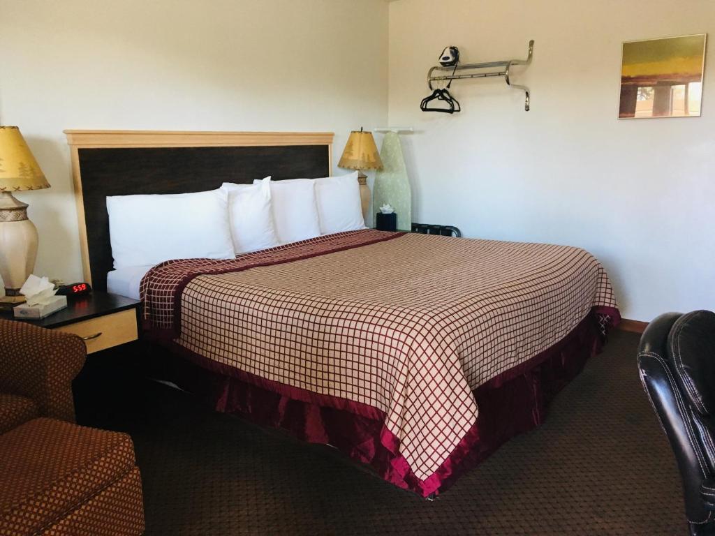 Rodeway Inn & Suites Bend Photo 44