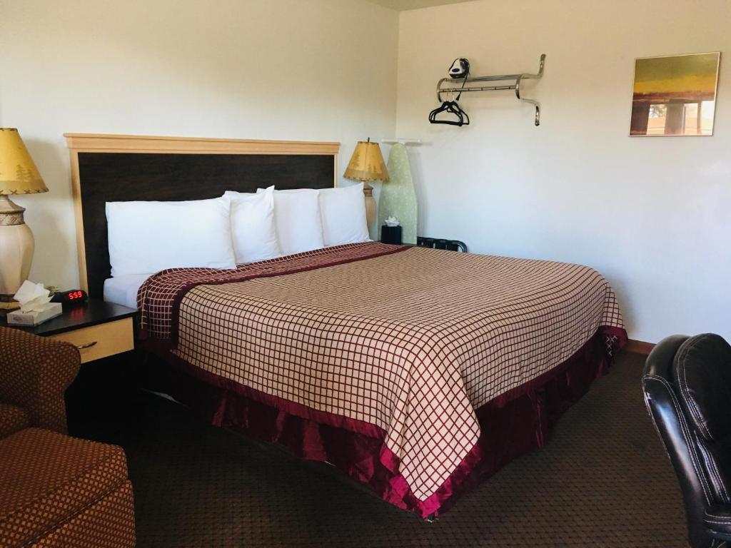 Rodeway Inn & Suites Bend Photo 45