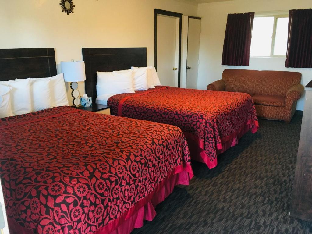 Rodeway Inn & Suites Bend Photo 48