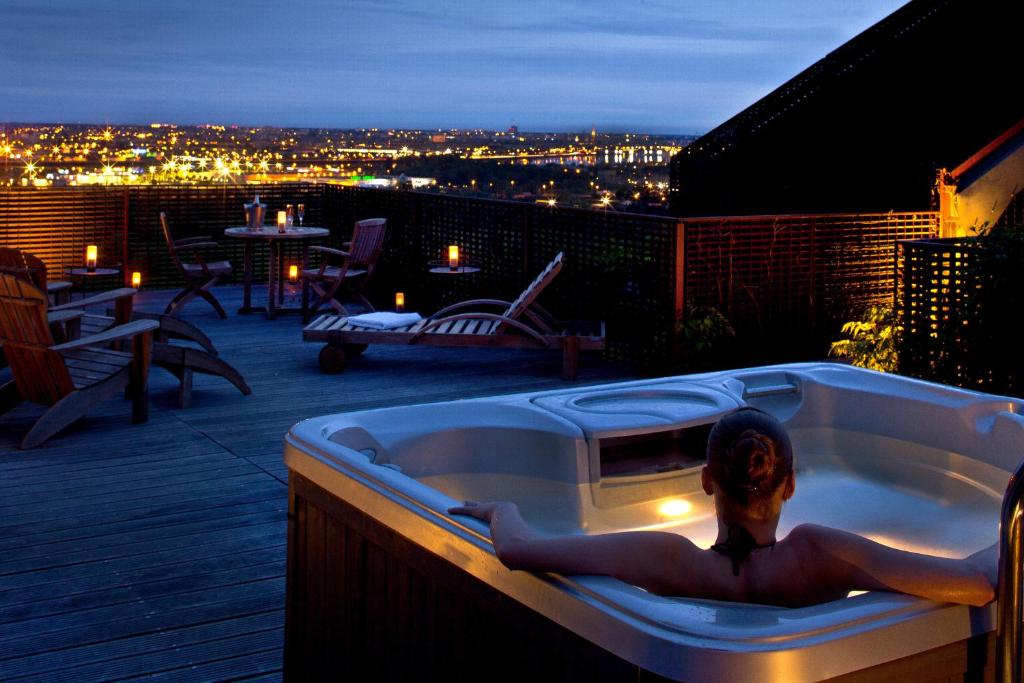 Hotel Le Saint-James Bouliac photo