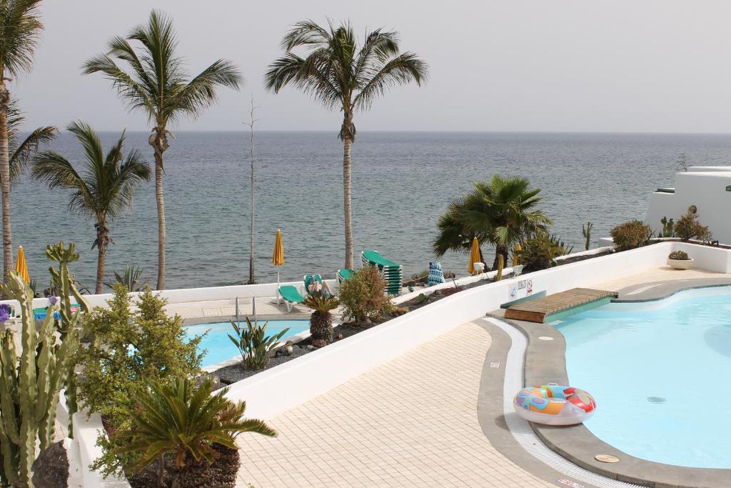 Bungalows Velázquez — Swimming pool in Puerto del Carmen, Canary Islands