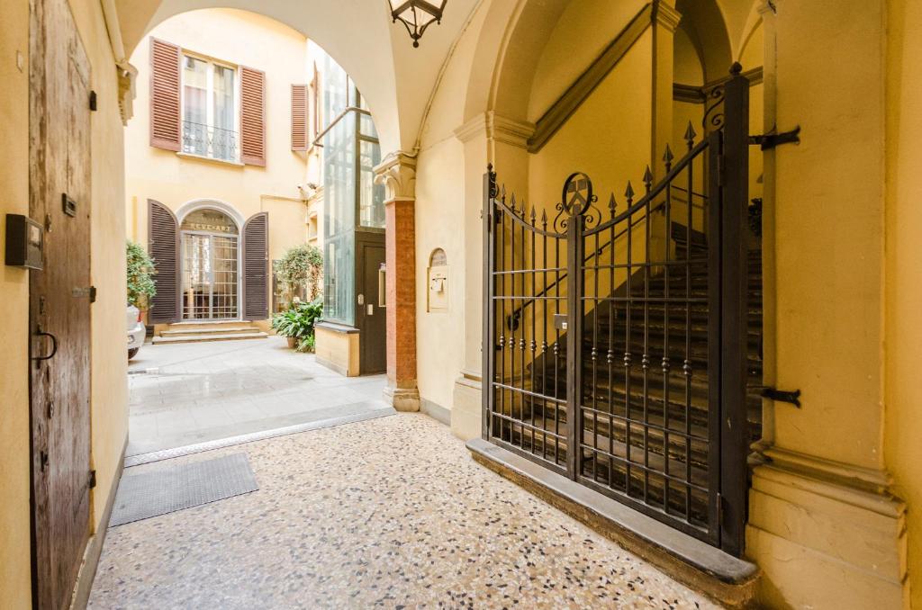 Lupari Apartment, Palazzo storico sotto le Due Torri - 3