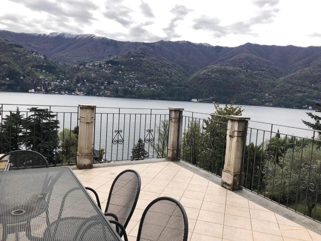 Villa Ulivi mansarda Laglio Lago Como con Piscina photo