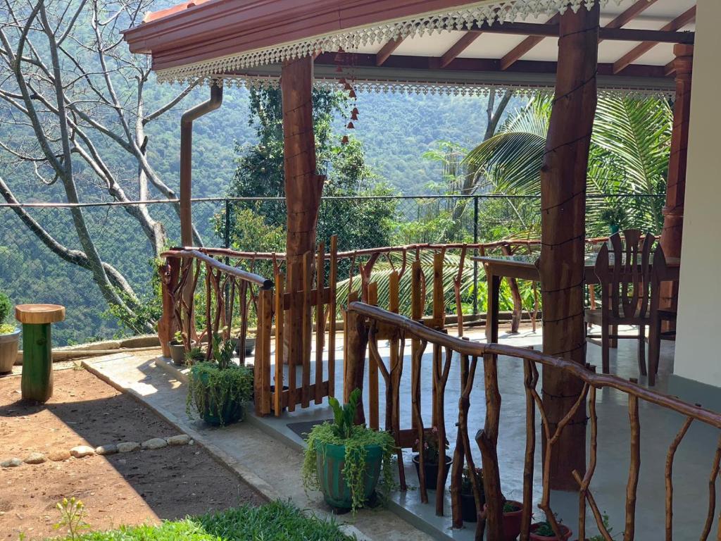 Induwara Guest, Ella